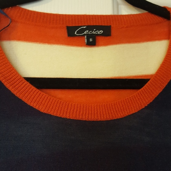 ☆2/$25☆ Sweatshirt - Picture 3 of 4